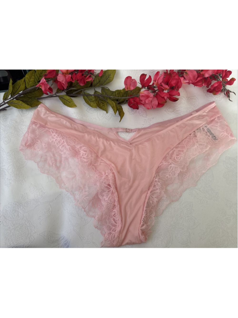 VICTORIA'S SECRET XL SILKY PINK STRAPPY CUT OUT BACK O CHARM CHEEKY PANTIES NWT